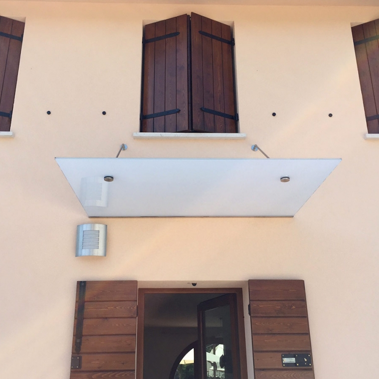 pensilina villa entrata